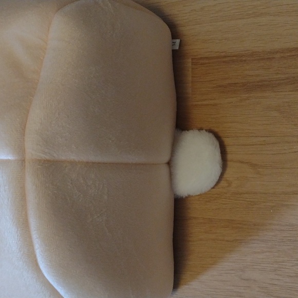 Pet Bed with bunny ears and tail size sm/med. dish & squeaky mouse inc. 14 x 14 - Picture 2 of 12